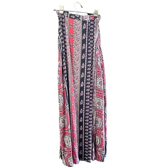 NWT MISSGUIDED Women's Black & Red Paisley Print Split Front Maxi Skirt Size 0 - Picture 1 of 7